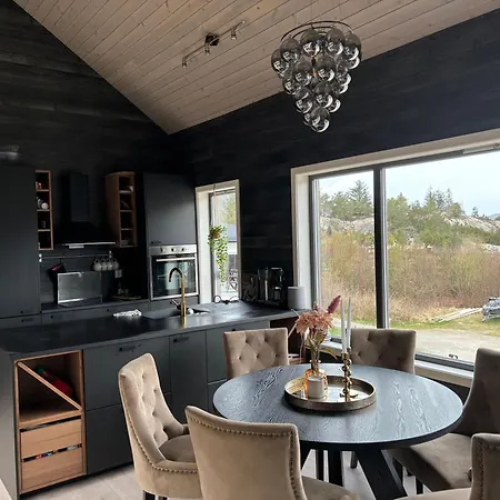 Flott Pa Bersagel Naer Sjo Holiday home *